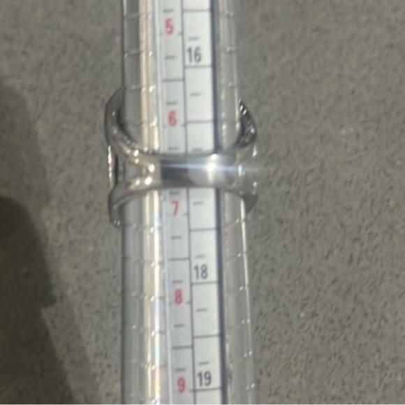 Rhinestone, Silver Plated Cocktail Statement ring - - Picture 12 of 14